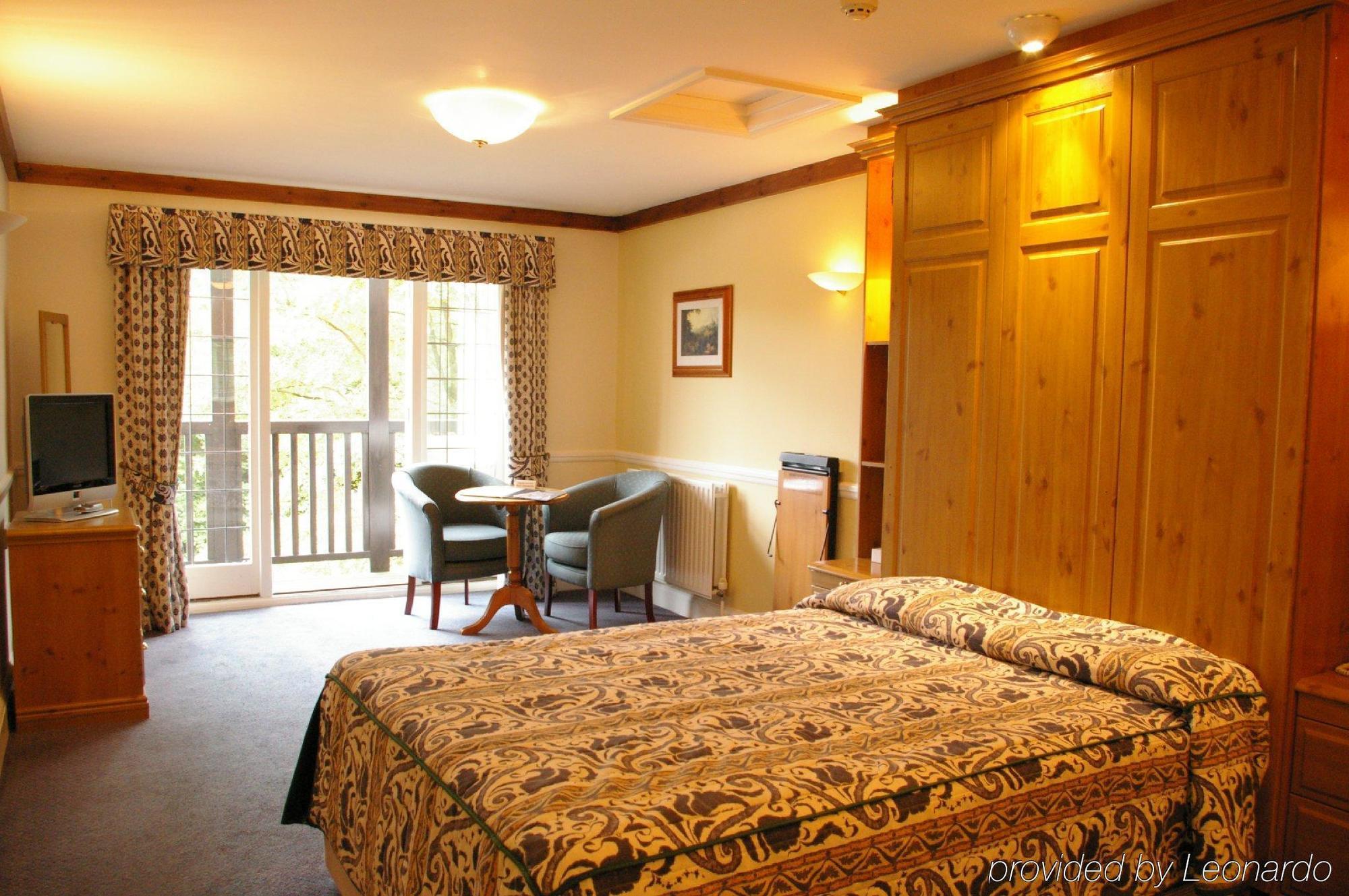 Farnham House Hotel Room photo